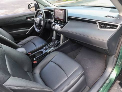 Used 2023 Toyota Corolla Cross XLE w/ Convenience Package FWD image 22