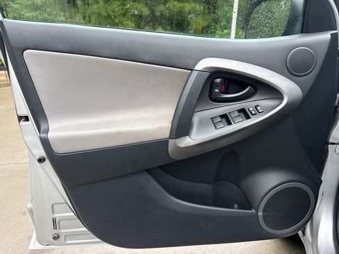 Used 2011 Toyota RAV4 2WD w/ Base L4 Extra Value Pkg image 13