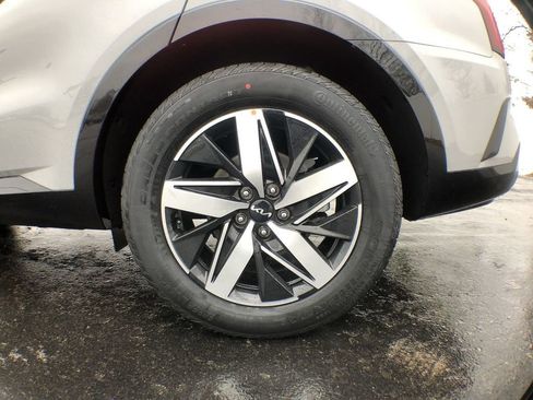 Used 2022 Kia Sorento EX w/ Panoramic Sunroof Package image 29