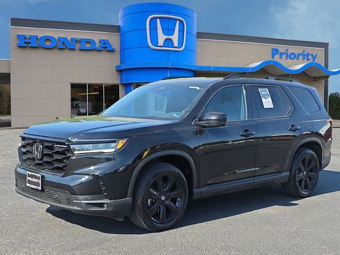 Certified 2025 Honda Pilot Black Edition image 1