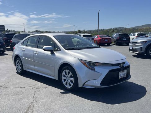 Used 2023 Toyota Corolla LE w/ Carpet Mat Package (TMS) image 26