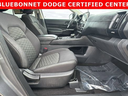 Used 2023 Nissan Pathfinder S image 28