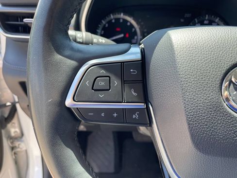 Used 2020 Toyota Highlander Limited FWD image 19