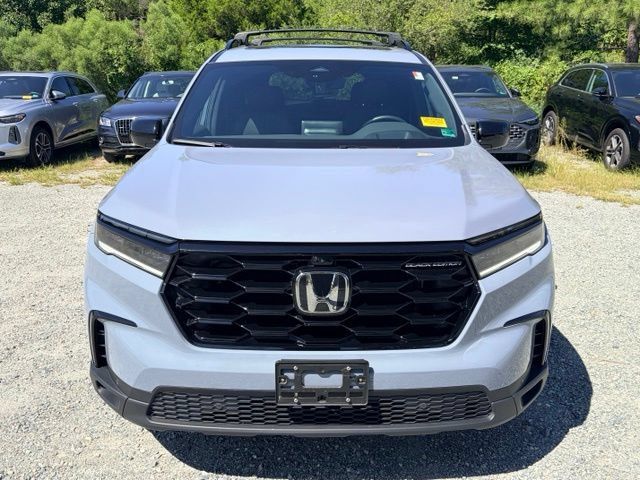 Used 2025 Honda Pilot Black Edition image 2