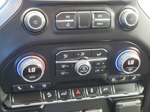 Used 2022 Chevrolet Silverado 2500 LTZ w/ LTZ Convenience Package image 19