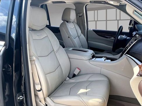 Used 2017 Cadillac Escalade Premium Luxury w/ LPO, Radiant Package image 28