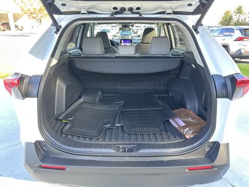 Used 2025 Toyota RAV4 XLE Premium image 32