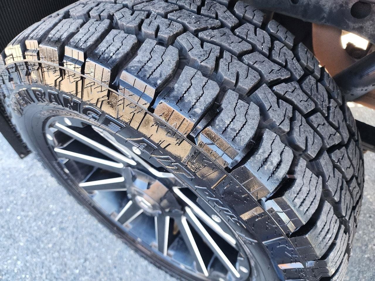 Used 2018 Ford F150 XLT w/ Equipment Group 302A Luxury AWD/4WD image 42