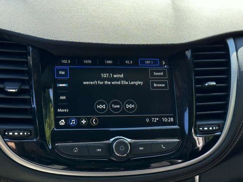 Used 2018 Chevrolet Trax LT w/ LT Convenience Package image 17