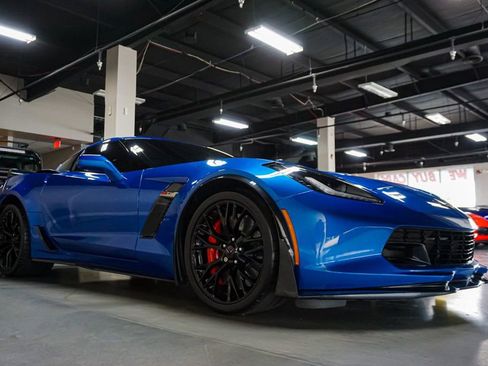 Used 2015 Chevrolet Corvette Z06 w/ Z07 Performance Package RWD image 2