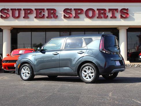 Used 2025 Kia Soul LX w/ LX Technology Package FWD image 5