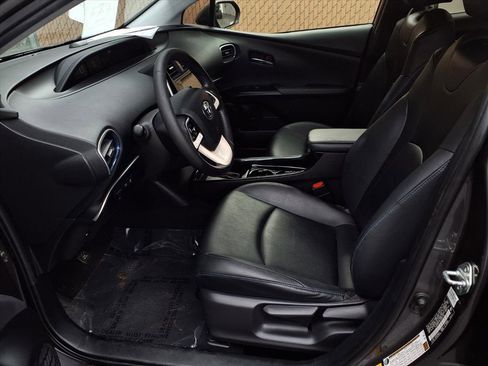 Certified 2018 Toyota Prius Three Touring image 15