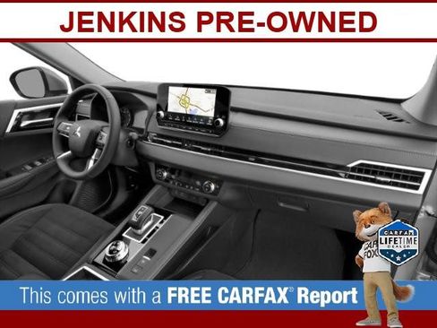 Used 2023 Mitsubishi Outlander SE image 18