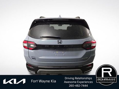 Used 2025 Honda Pilot Touring image 8
