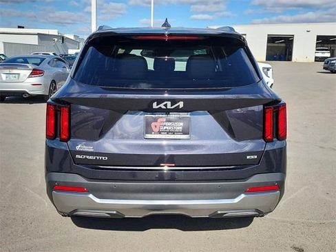 New 2026 Kia Sorento S image 4