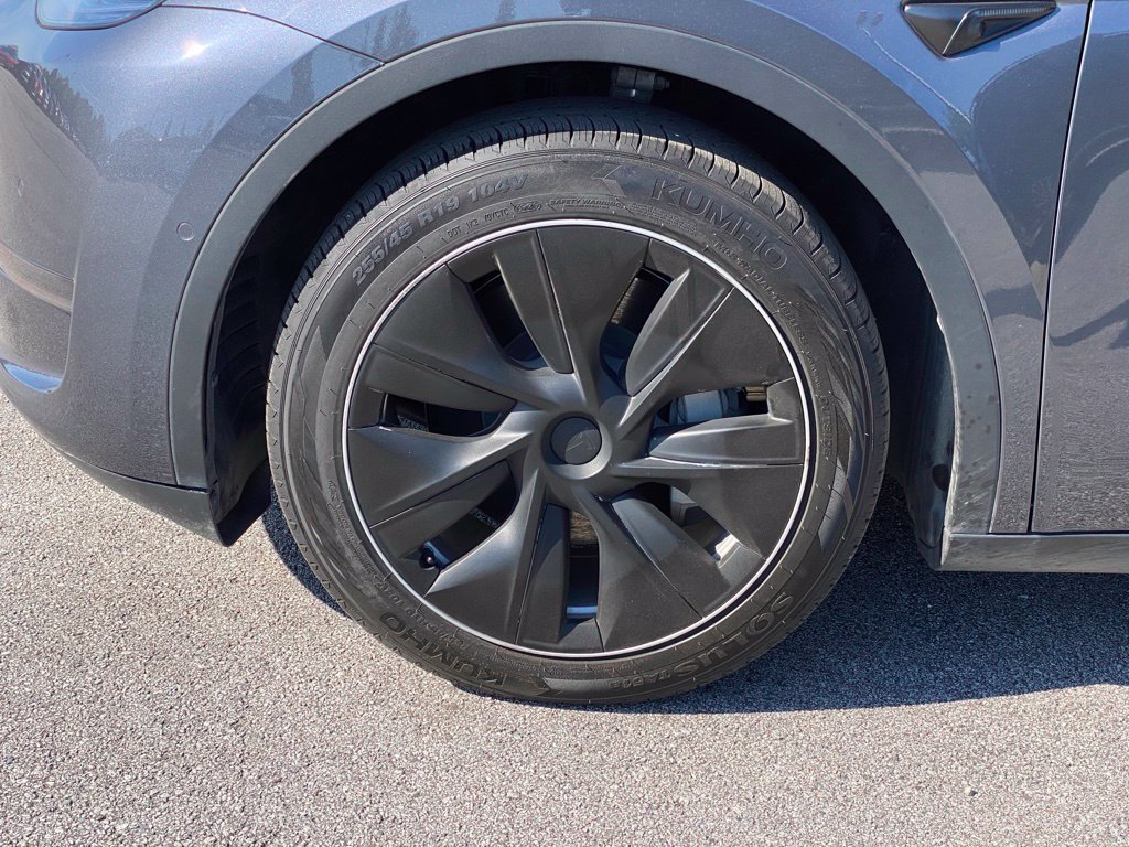 Used 2022 Tesla Model Y Long Range AWD/4WD image 6