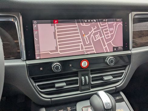 New 2026 Porsche Macan image 21