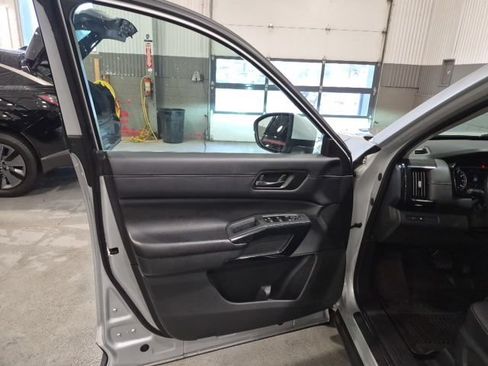 Certified 2024 Nissan Pathfinder SV AWD/4WD image 10