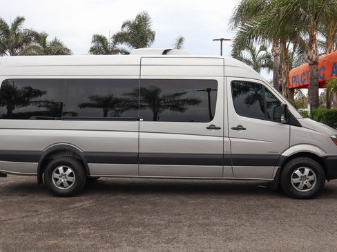 Used 2016 Mercedes-Benz Sprinter 2500 image 9