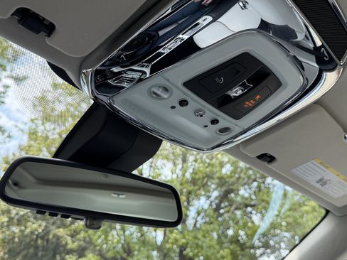 Used 2018 Rolls-Royce Ghost RWD image 31