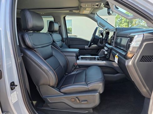 New 2025 Ford F350 Lariat w/ Lariat Ultimate Package image 28