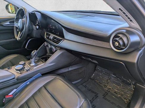 Used 2019 Alfa Romeo Giulia Ti w/ Quick Order Package 22Z Lusso image 21