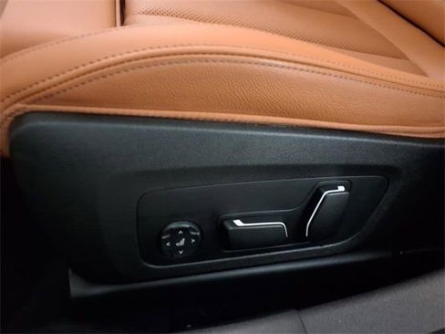 Used 2025 BMW 330i xDrive Sedan w/ Premium Package image 22