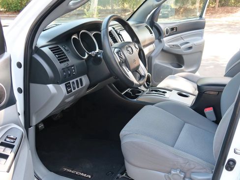 Used 2014 Toyota Tacoma PreRunner w/ TRD Off-Road Package RWD image 17