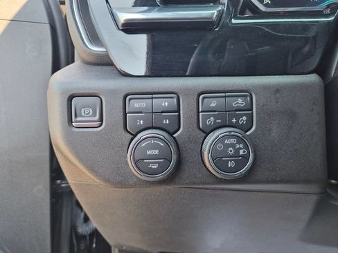 Used 2023 Chevrolet Silverado 1500 High Country w/ High Country Premium Package AWD/4WD image 18