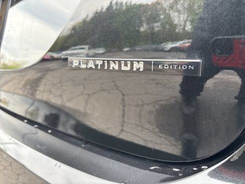 Used 2025 Mitsubishi Outlander AWD image 15