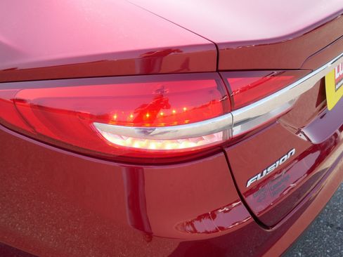 Used 2017 Ford Fusion SE w/ Fusion SE Technology Package FWD image 17