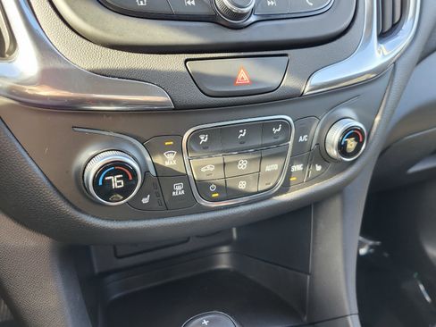 Used 2020 Chevrolet Equinox LT image 33