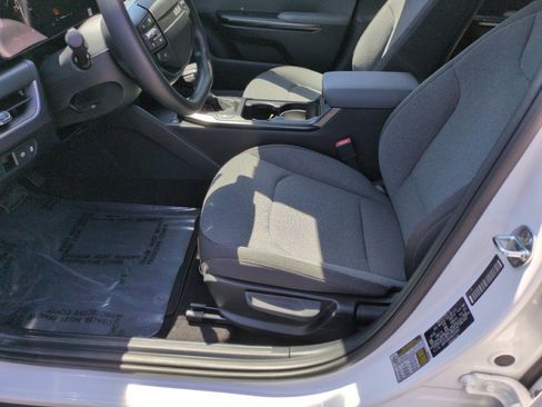 New 2025 Kia K4 LXS FWD image 16