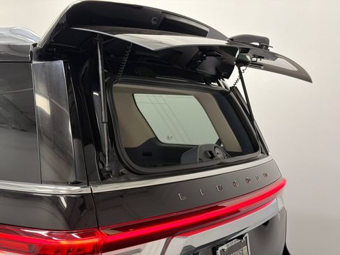 Certified 2023 Lincoln Navigator Black Label AWD/4WD image 8