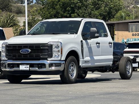 New 2026 Ford F250 XL w/ XL Chrome Package RWD image 6