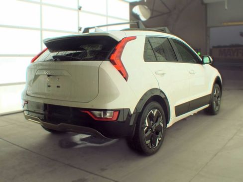 Used 2023 Kia Niro Wind FWD image 2