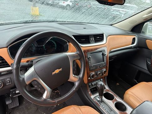 Used 2014 Chevrolet Traverse LTZ FWD image 12