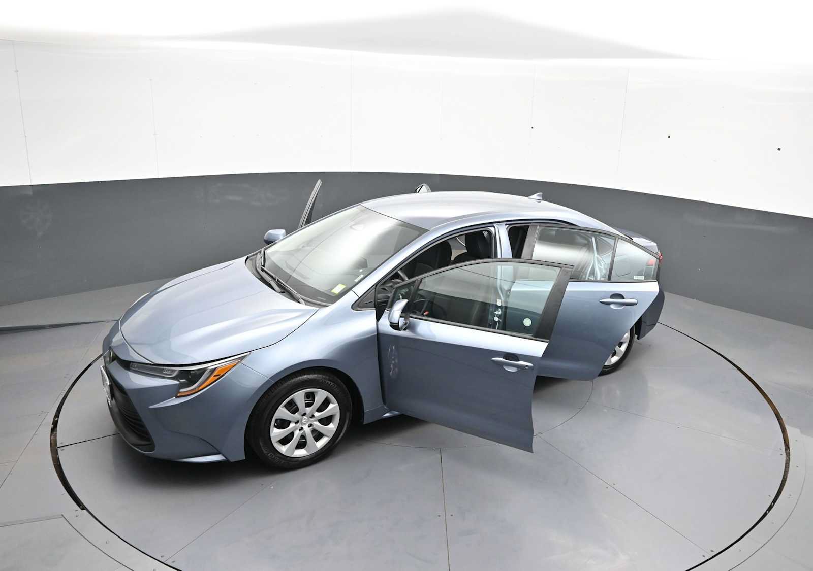 Used 2025 Toyota Corolla LE FWD image 43