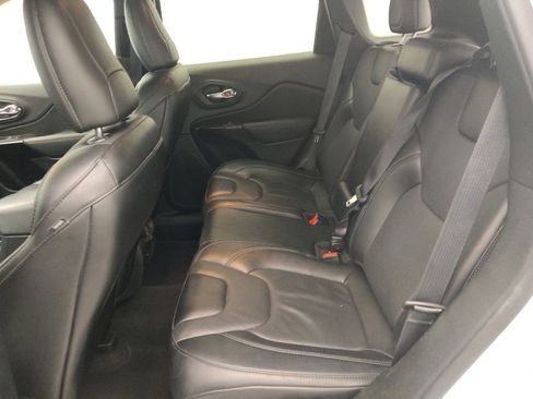 Used 2023 Jeep Cherokee Altitude Lux image 18