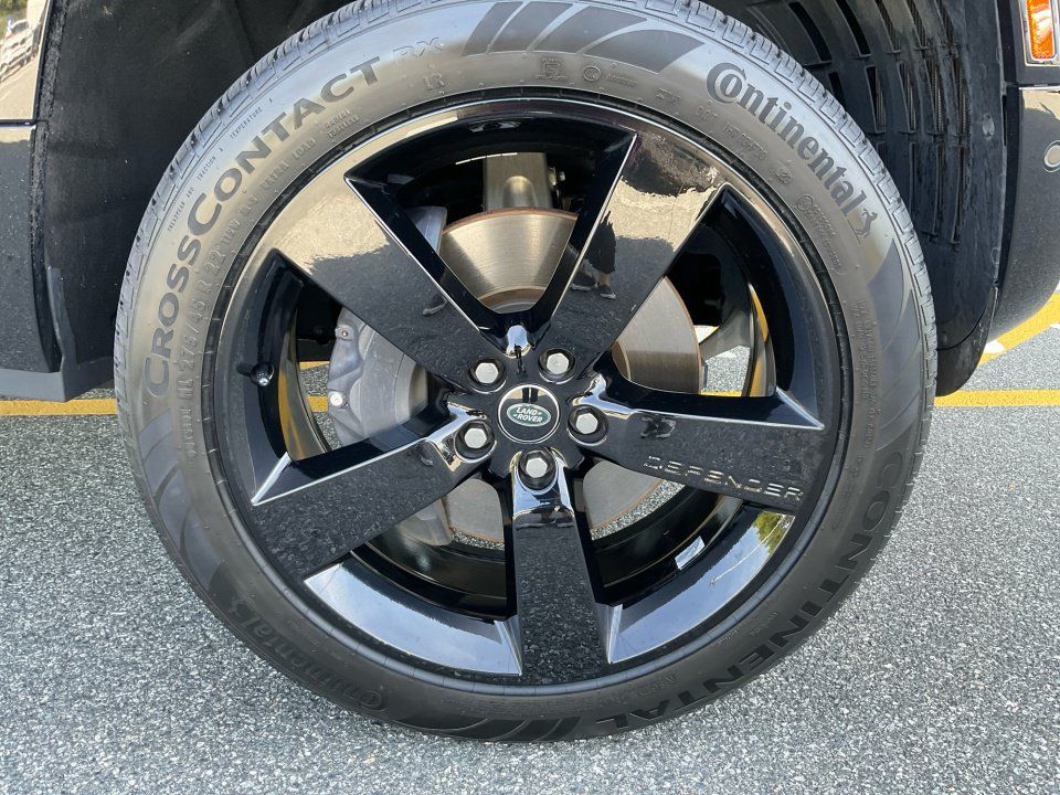 Used 2024 Land Rover Defender 110 X-Dynamic SE AWD/4WD image 25