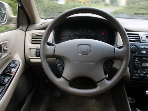 Used 2002 Honda Accord EX image 16