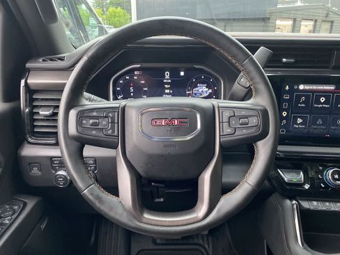 Used 2024 GMC Sierra 2500 AT4 w/ AT4 Premium Plus Package AWD/4WD image 18