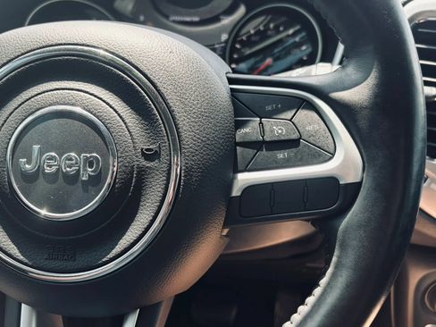 Used 2018 Jeep Compass Latitude w/ Popular Equipment Group AWD/4WD image 27