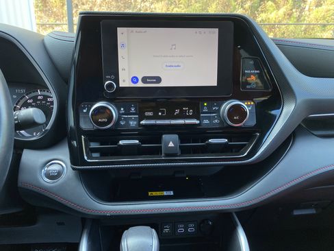 Used 2023 Toyota Highlander XSE image 24