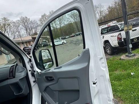 Used 2019 Ford Transit 250 130 Low Roof w/ Exterior Upgrade Package RWD image 30