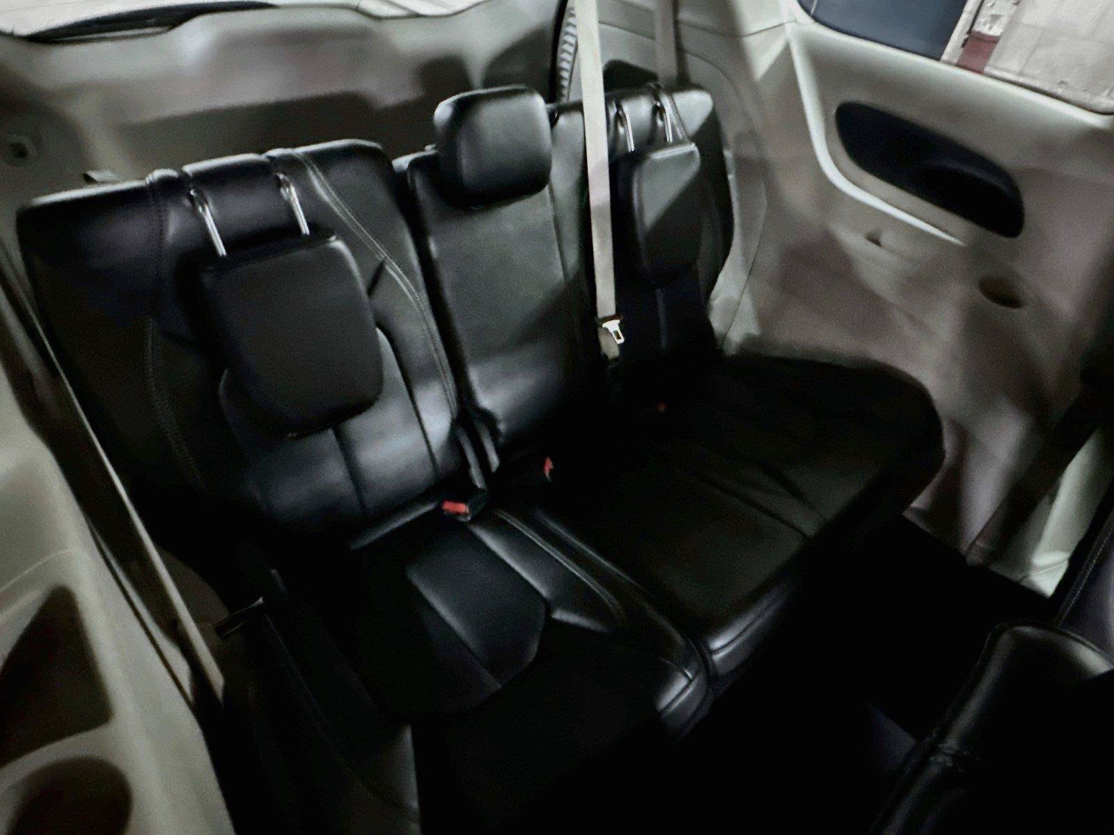 Used 2024 Chrysler Pacifica Touring-L FWD image 24