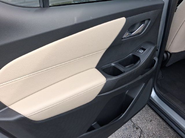 Used 2023 Chevrolet Traverse LS FWD image 9