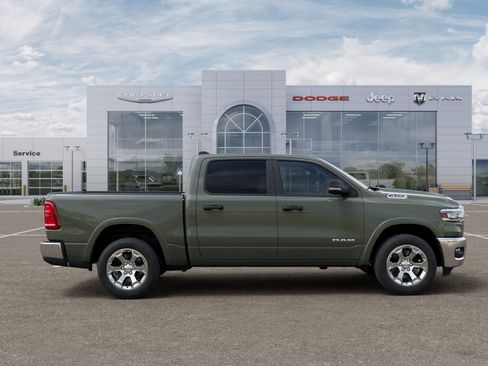 New 2026 RAM 1500 4x4 Crew Cab image 20