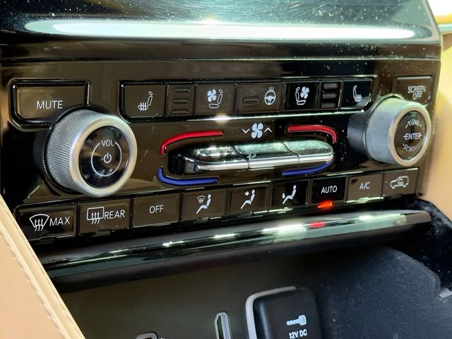 Used 2022 Jeep Grand Cherokee Summit AWD/4WD image 20
