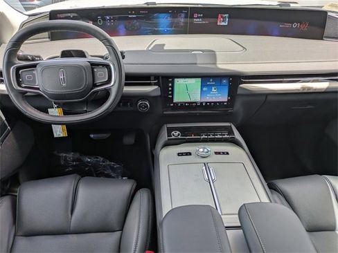 New 2025 Lincoln Navigator Reserve image 14